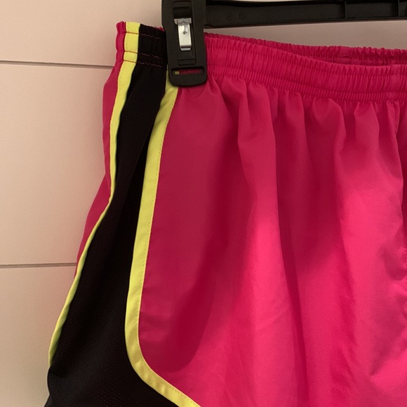 Nike Dri Fit Shorts - Picture 2 of 3